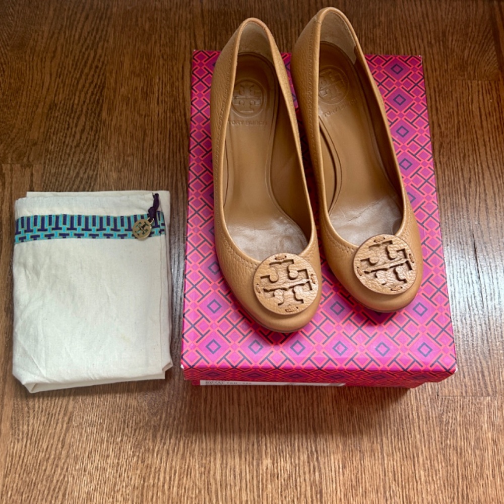 Tory Burch Sally Leather Tan Slip On Wedges with Leather Monogram
